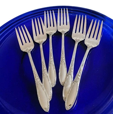 6 Rogers 1881 Oneida Chateau SALAD Forks Set Silverplate Triple Plate - Image 1 of 4
