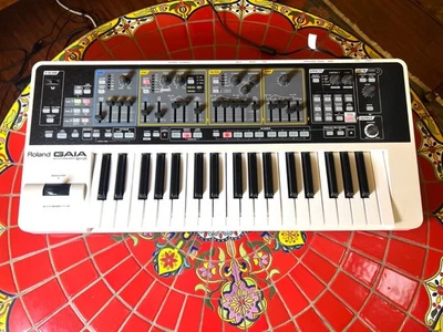 Roland SH-01 GAIA 37-Key Digital Synthesizer - Image 1 of 4
