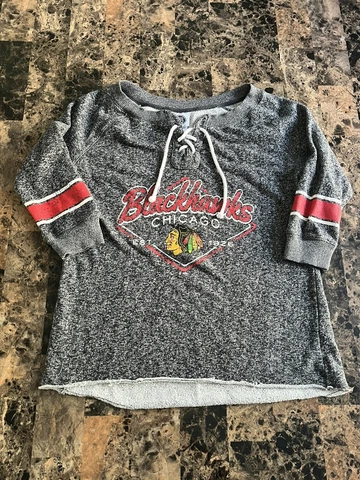 Chicago Blackhawks Women’s Half Sleeve Sweatshirt Size Medium Cover