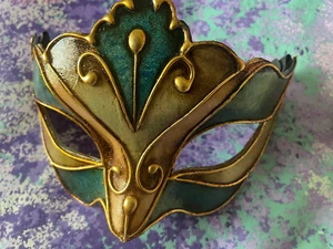 Balocoloc Venetian Mask from Epcot's Italy Pavillion - Picture 1 of 2