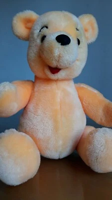 Juguete de peluche Walt Disney Winnie The Pooh 14" de alto. Foto 1 de 4