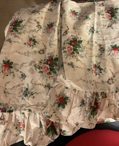 2 Ralph Lauren Blaine Vintage KING Pillowcases Floral Ruffled Cottage HTF - Picture 1 of 10