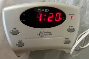 Timex t120w Alarm Clock Air Freshener Nature Sounds Travel (Glade Plug Ins) - Picture 1 of 4