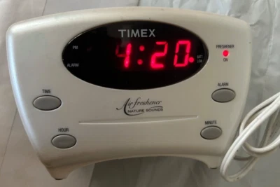 Timex t120w Alarm Clock Air Freshener Nature Sounds Travel (Glade Plug Ins) - Image 1 of 4