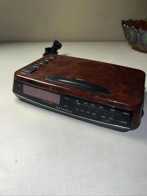 Reloj despertador radio AM/FM Optimus CR-319 de colección imitación madera grano pantalla roja FUNCIONA Foto 1 de 3