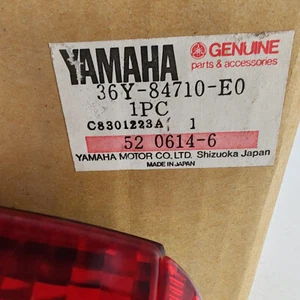 LUZ TRASERA GENUINA YAMAHA FJ1100-1200 1984-87 - Imagen 1 de 11