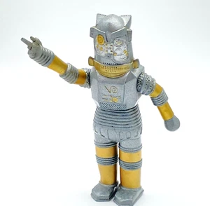 U-Tom Bandai Ultraman Ultraseven Kaiju Monster flexible weiche Vinyl Figur 6,5 Zoll - Bild 1 von 11