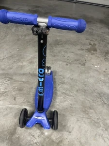 Micro Maxi Scooter - Picture 1 of 6