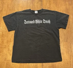 Camiseta de basura blanca tatuada Y2K grande vintage envejecida convención de tatuajes - Imagen 1 de 8