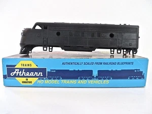 HO Original Athearn Parts 3239 F7A Undecorated Single Headlamp Diesel Shell - Picture 1 of 5