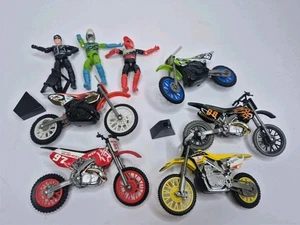 Lotto bici Jakks MXS 5 ricambi con 3 piloti vendute così come sono per ricambi o riparazioni - Foto 1 di 14