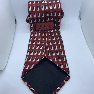 NEO BILL BLASS Hombre CORBATA CORBATA GEOMÉTRICA Óxido Dorado Azul Marino Borgoña 100% Seda - Imagen 1 de 2