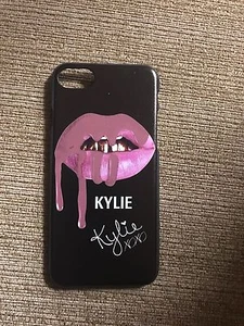 Kylie Jenner Lip Phone Case with Kylie Signature for iPhone 6,6s,& 7 - Foto 1 di 3