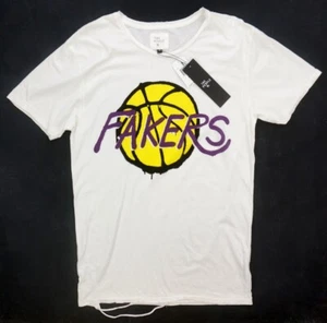 NUEVA CAMISETA $60 THE PEOPLE VS FAKERS GRÁFICA ANGUSTIADA LAKERS FAKERS TALLA M - Imagen 1 de 5