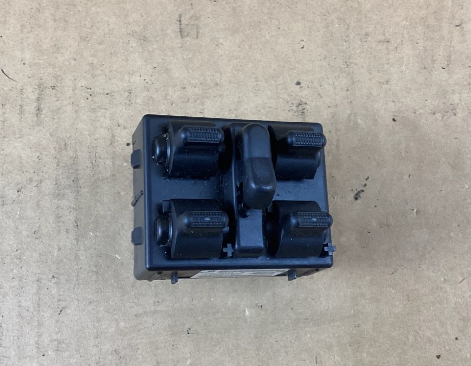 Interruptor principal de ventana eléctrica para puerta del conductor delantera izquierda Chrysler PT Cruiser 2006-2010 Foto 1 de 4