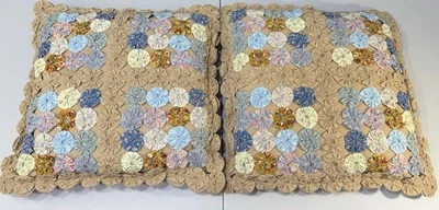 Conjunto de 2 travesseiros acolchoados Yoyo vintage feitos à mão tecido colorido sucata 19” azul bronzeado - Imagem 1 de 3