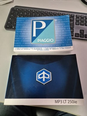 Handbuch / Bedienungsanleitung und Serviceheft Piaggio mp3 250ie LT - Bild 1 von 3