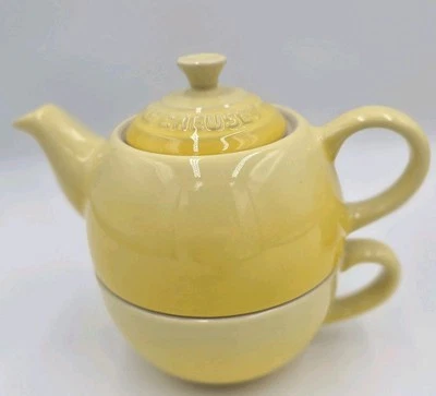 Té Le Creuset amarillo ombre para una tetera y taza apilable  Foto 1 de 4
