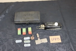 Vintage Singer Buttonholer 160506 Attachment with Case 7 Templates - Picture 1 of 8