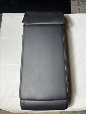 INFINITI M37 M56 Q70 2011-2019 REPOSABRAZOS ASIENTO TRASERO CON PORTAVASOS OEM NEGRO Foto 1 de 4