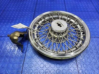 Cubierta de rueda tapacubos tipo cable 81-84 Old Ninety Eight genuina OEM 22511787 Foto 1 de 4