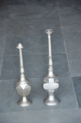 Aspersor/botellas vintage de latón niquelado de agua de rosas de 2 piezas Foto 1 de 4