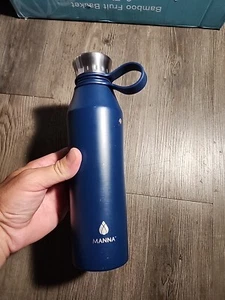Manna 18 Oz Stainless Steel water Bottle Blue Color - Picture 1 of 7