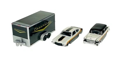 Chevrolet Nomad 1955/Chevrolet Vega Team Haulers, escala 1:64 de Maisto Foto 1 de 4