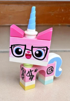 LEGO Biznis Kitty Unikitty Minifigura de Lego Película Set 70809 100% Completo Foto 1 de 2