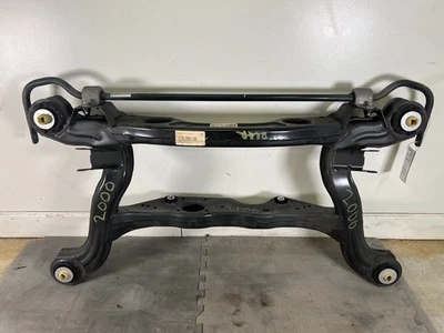 Mercedes Benz A 220 2019-2023 2,0 L tracción delantera subchasis trasero travesaño OEM Foto 1 de 4