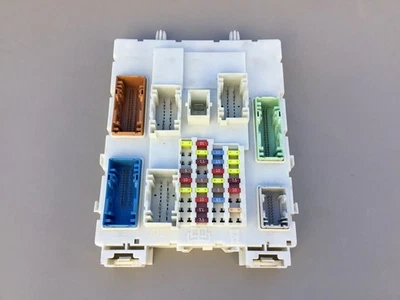 DV6T-14A073-UM 2015 Ford Transit Connect interior OEM caja de bloque de fusibles * Foto 1 de 4