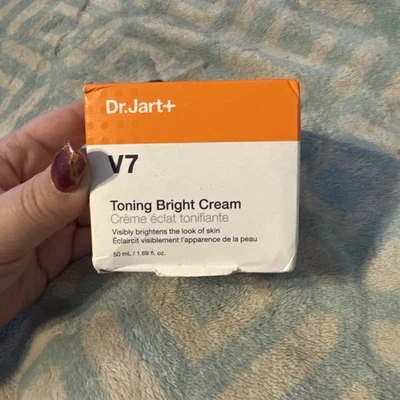 Dr.Jart+ V-7 Crema Tonificante Ligera Antihidratante Equilibrio Tono de Piel Brillante 50 ml Foto 1 de 4