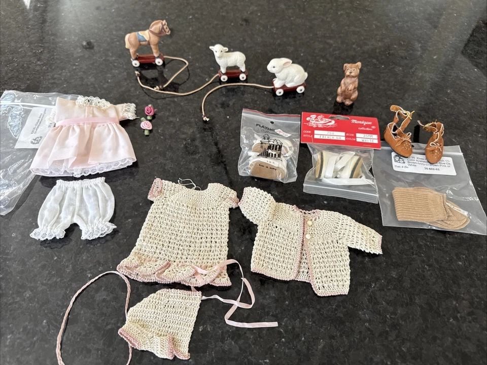 娃娃配件、衣服、鞋子和陶瓷玩具 兔子、马等一些复古 — 第 1/4 张图片
