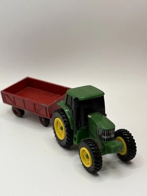 Green Tractor & Red Trailer Corn Farm Work Diecast Toy Car 1/64 - Image 1 of 4