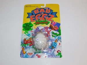 1992 Bad Eggz Bunch Vintage Sealed #21 PURPLE POACHER - NICE MOC CLEAR BUBBLE - Picture 1 of 6
