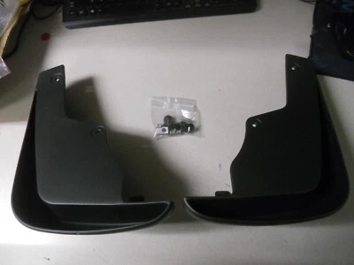 NOS GM OEM Black Front Splash Guards 2015-2022 Chevrolet Trax 95918833 Foto 1 de 4