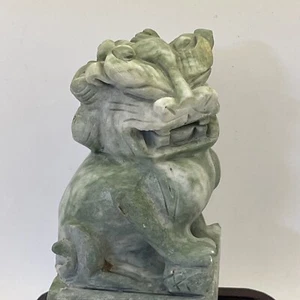 Green #1 Stone Foo Dog Statue Figurine Hand Carved Chinese Wood Base jade/white - Picture 1 of 23