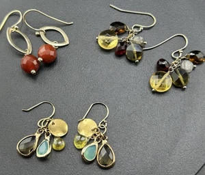 3 pares de pendientes perforados de calidad multicolores con cuentas tono dorado  - Imagen 1 de 8