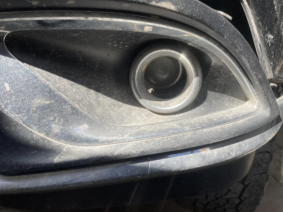 Luz de conducción usada se adapta a: Dodge Durango 2015 parachoques antiniebla montado grado A Foto 1 de 4