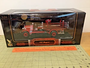 Road Signature 1:24 scale 1927 Seagrave die cast fire truck sealed - Picture 1 of 4