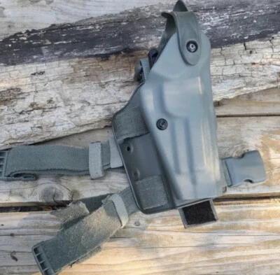 Safariland Beretta 92 (BER-92), SLS STX Green 6005 RH Holster w/ Quick Release - Image 1 of 4