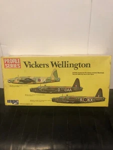 Vintage MPC Profile Series Vickers Wellington 1/72 Plane Model Kit #2-2005 - Picture 1 of 2