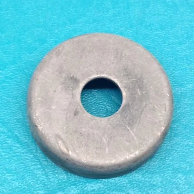 1 Nuevo 1/4" Acero Soldado en Tazas Pies Metal Hierro Forjado Patio Silla Tapas para Piernas Foto 1 de 4