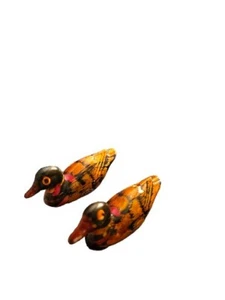 Statuine anatra dipinte in plastica modellata 2 pollici lotto di 2 - Foto 1 di 7