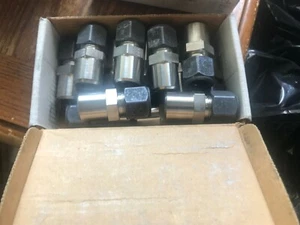 PARKER WELD-LOK FITTINGS 8-1/2ZHBW2-SS 812ZHBW2SS Lot of 13, New in Box - Picture 1 of 1