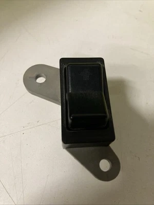 1987-1991 Ford Bronco Rear Window Dash Switch USED OEM *** TESTED *** - Image 1 of 4