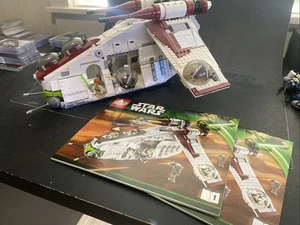 LEGO Star Wars: Republic Gunship (75021) Obi-Wan und Anleitungen - Bild 1 von 1