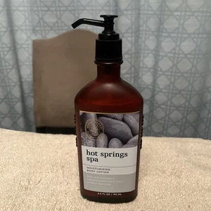 Bath & Body Works Aromatherapie heiße Quellen Spa feuchtigkeitsspendende Körperlotion 6,5 Unzen - Bild 1 von 2