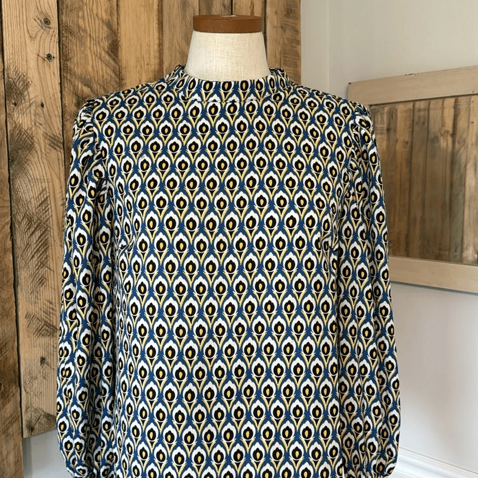 Blusa Cupcakes y Cachemira Talla M Pluma de Pavo Real Cuello Alto Manga Globo Foto 1 de 4