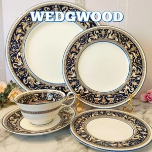 Wedgwood Florentine Cobalt Peony Cup Saucer Plate 15.5cm 20.7cm 27.2cm 5 Set - Picture 1 of 10